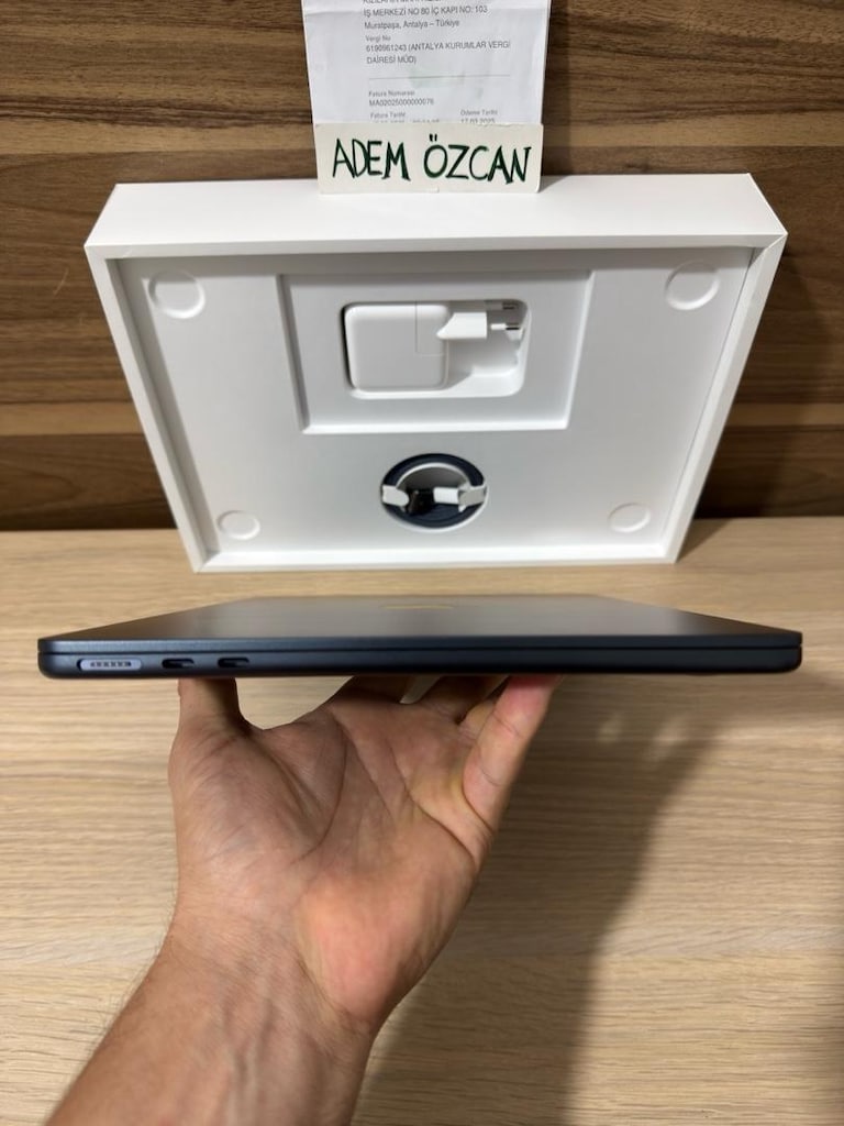 MacBook Air / M5 / 13 inç / 24 GB Ram / 1 TB Ssd - 5
