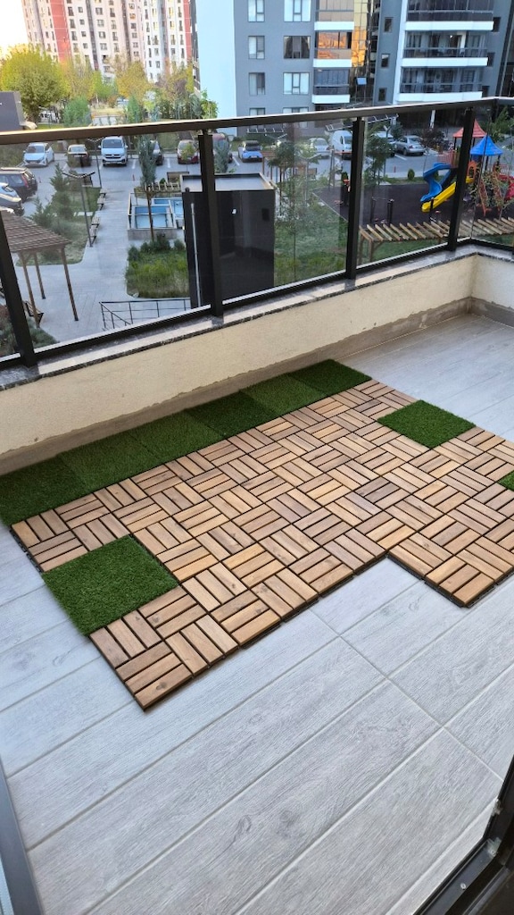 ikea ahşap (akasya)ve yapay çim yer karosu 27 adet(3kutu×9 adet) - 2