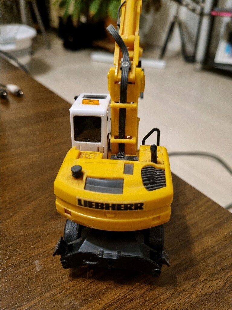 Dickie Toys Liebherr oyuncak kepçe iş makinesi - 5