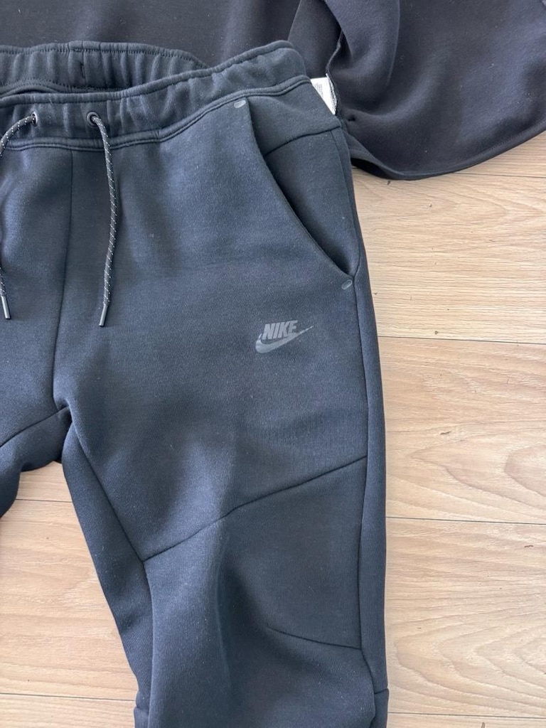 nike tech flecee siyah
