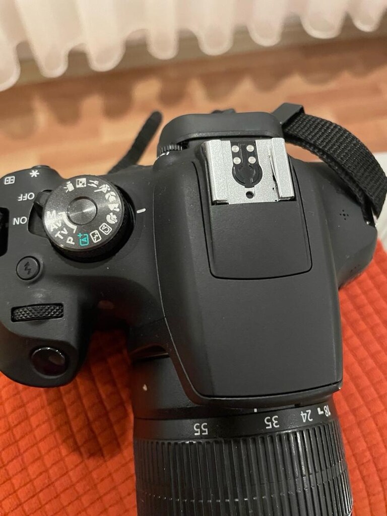 canon e2000d - 3