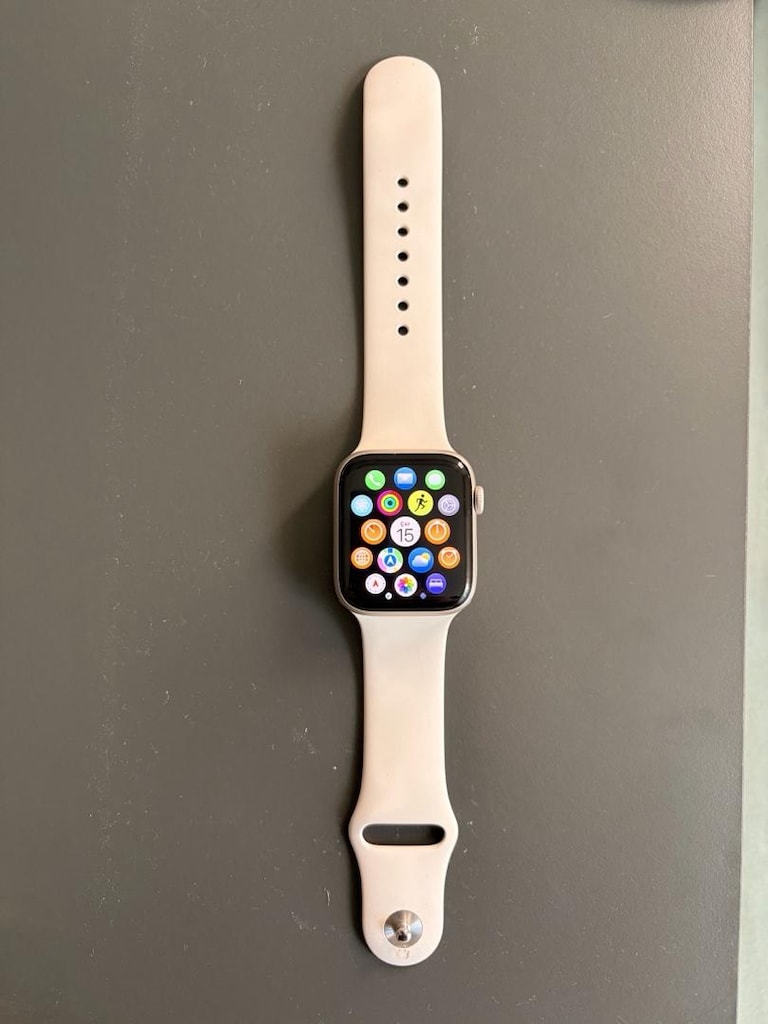 sıfır ayarında Apple Watch SE 3.NESİL
