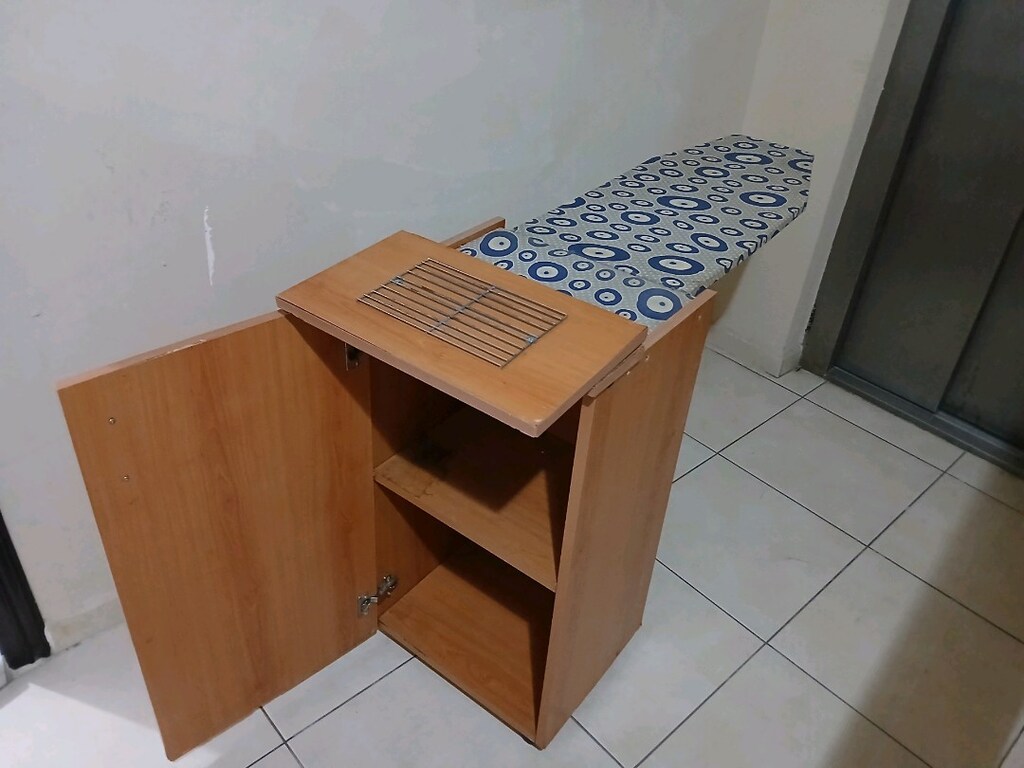 KATLANIR ÜTÜ MASASI VE RAFLI DOLAP - 4