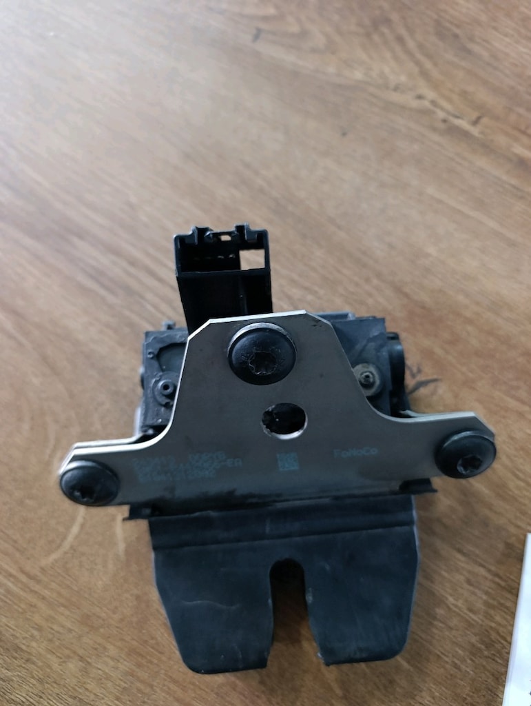 FORD FOKUS 3-3.5-C-MAX-KUGA-MONDEO ORİJİNAL BAĞAJ KİLİDİ - 3
