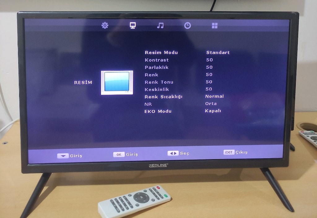 LED televizyon 24 inç 62 ekran Redline 12 -220 volt özellikli 2.el - 2
