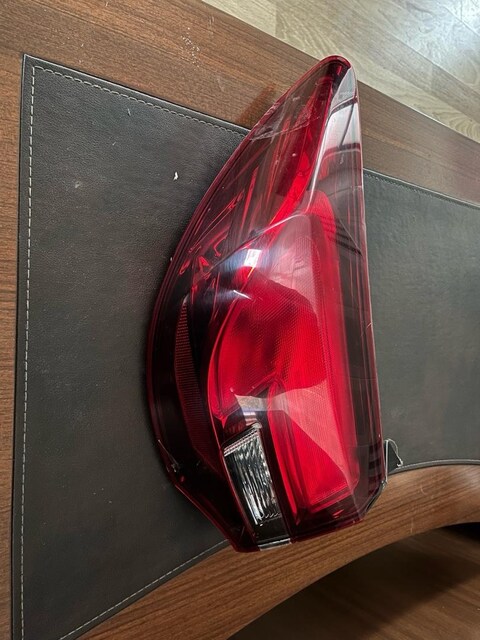 Opel Astra sol arka stop