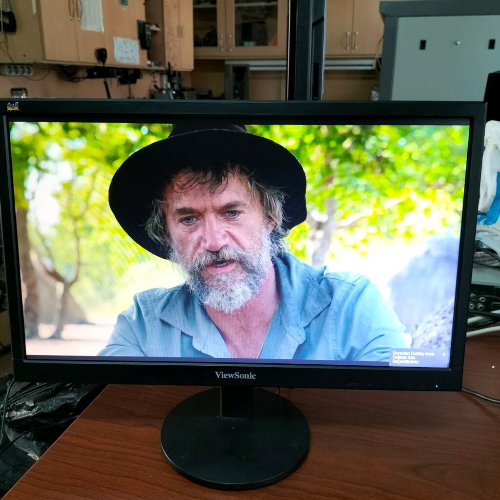 Viewsonic 19 inch VGA girişli LED monitör.12 volt adaptöre çevrilmiş. - 2