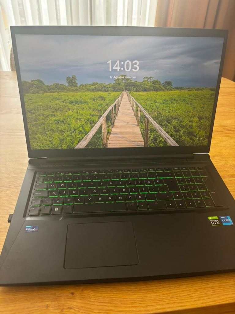Monster Tulpar T7 V20.5.6 17,3" oyun bilgisayarı 32 GB ram - 2 tb ssd