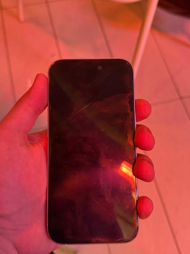 Apple iPhone - 6