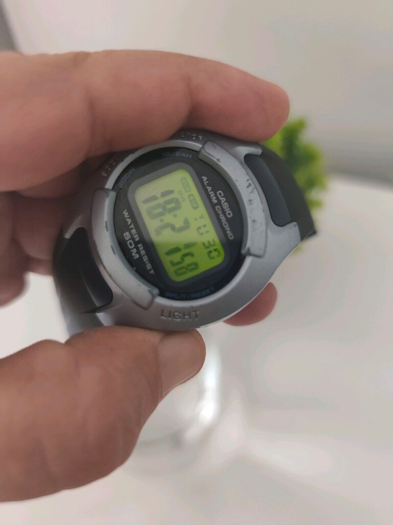 Casio W-42H Erkek Dijital Saat - 4