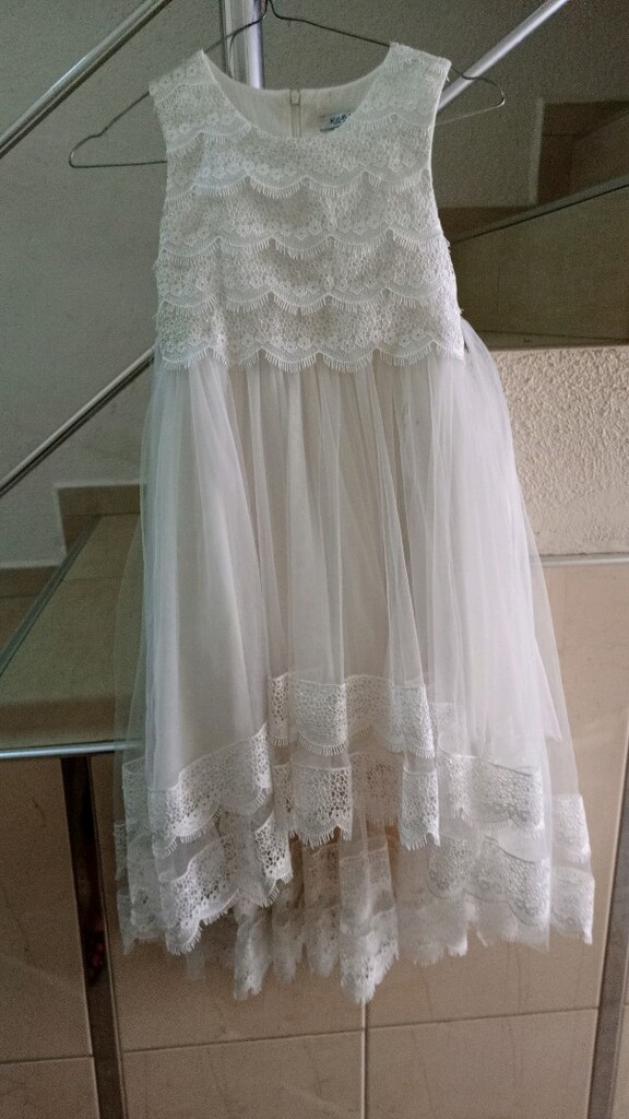 Beyaz kız elbisesi 500 tl