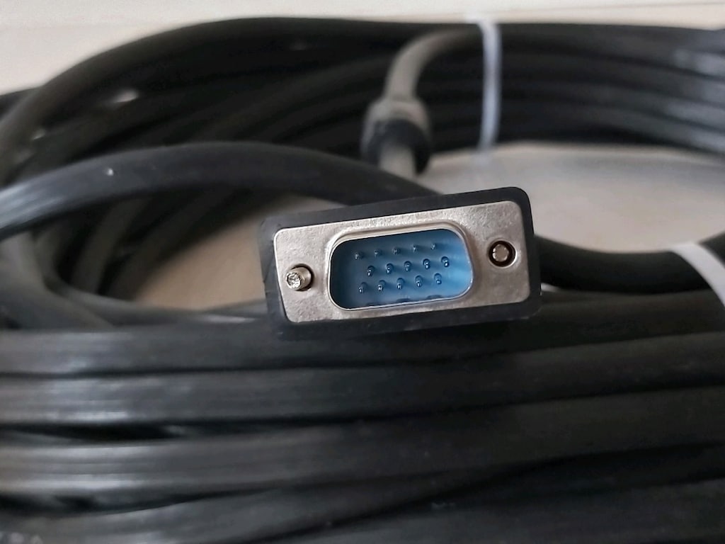 20 Metre VGA Monitör / Projeksiyon Kablosu (Erkek-Erkek) Ferrit Filtre