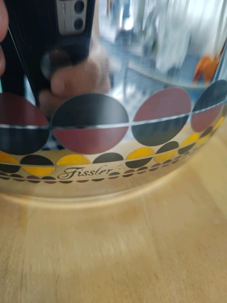 Fissler düdüklü tencere 4.5 Lt tertemiz yanında sıfır lastik verilecek - 4