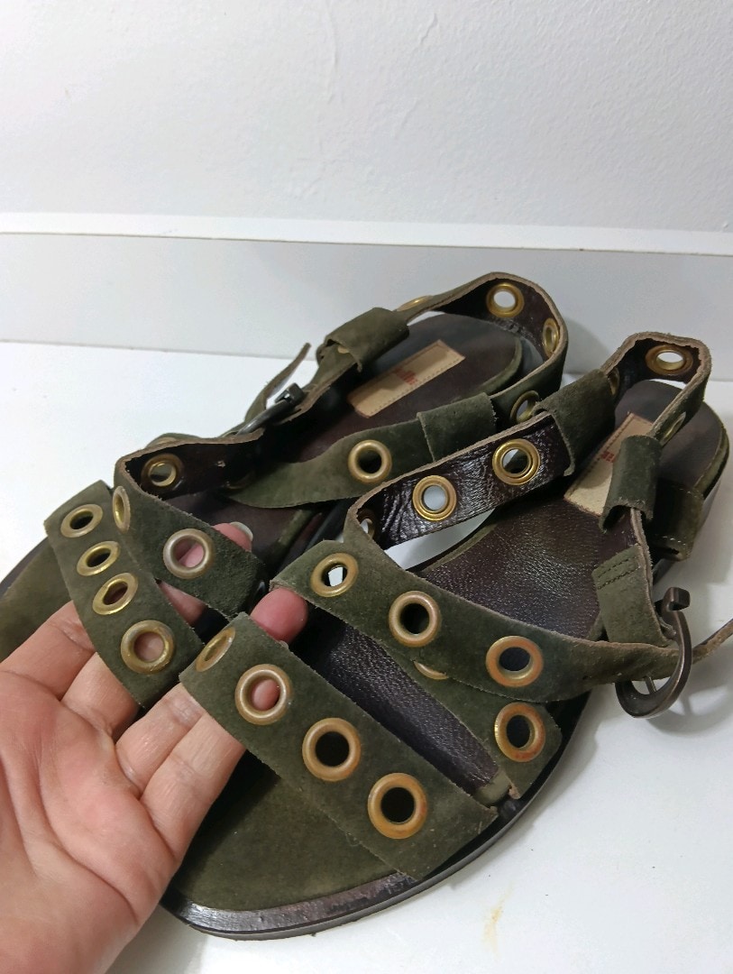 elle marka gerçek kuzu derisi sandalet.38 num.yepyeni.