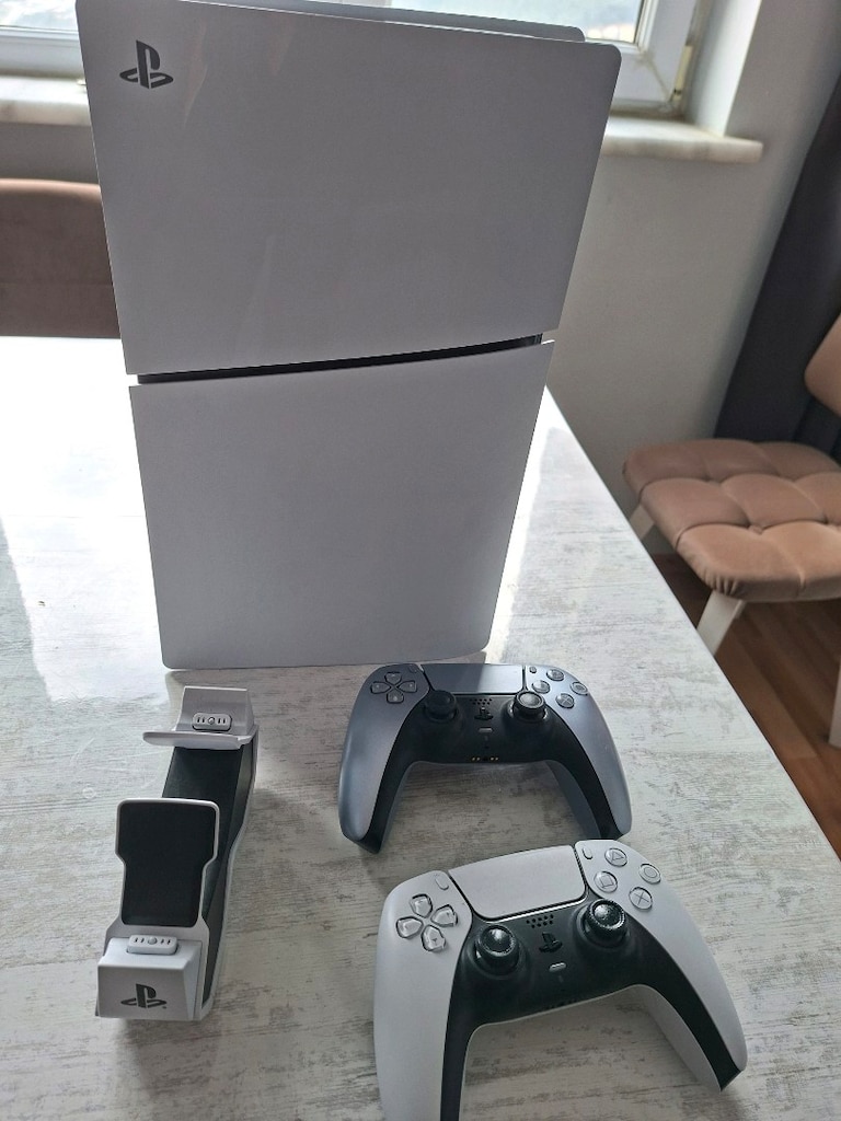 Play station 5 - 3