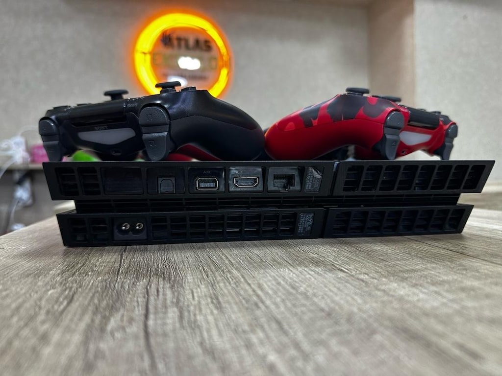 Atlas teknolojiden acil satılık PlayStation 4 değişensiz temiz - 5