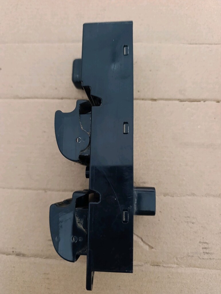 MİTSUBİSHİ L200 ÖN SOL CAM DÜĞME MR587952 - 3