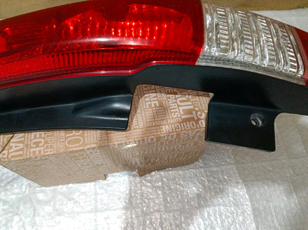 Honda crv 2005 2006 sağ arka stop orjinal sökme çok ufak bi çatlağı va - 7