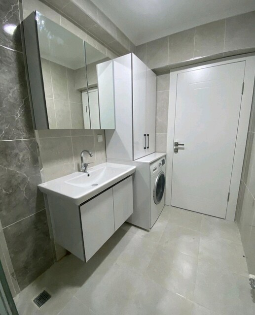 BANYO DOLABI BYUĞURMOBİLYADAN SORULUR