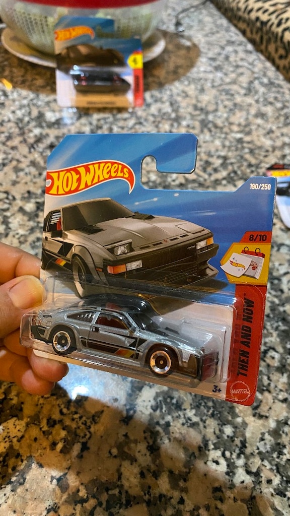 hotwheels 82 Toyota Supra - 4