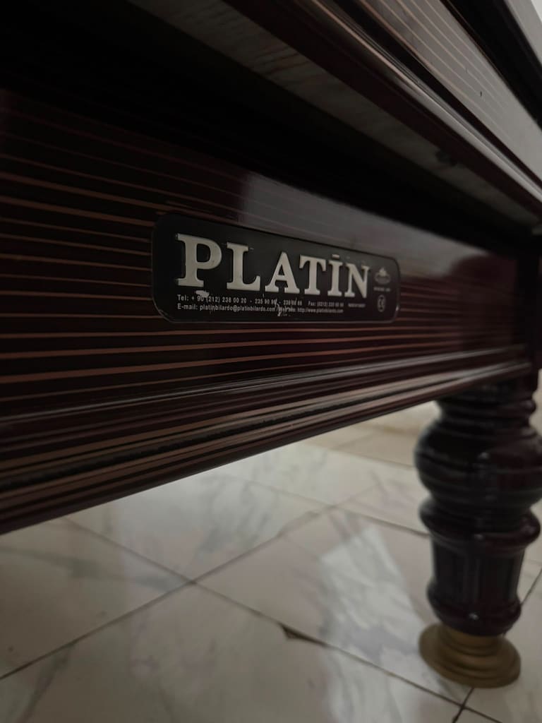 Platin bilarda masası