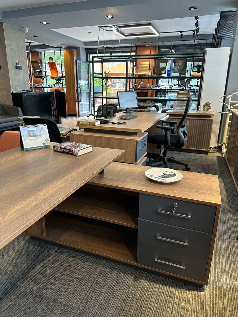KLAS OFİS ÜSKÜDAR 180X80 BAROK SİYAH MÜDÜR TAKIMI SIFIR - 6