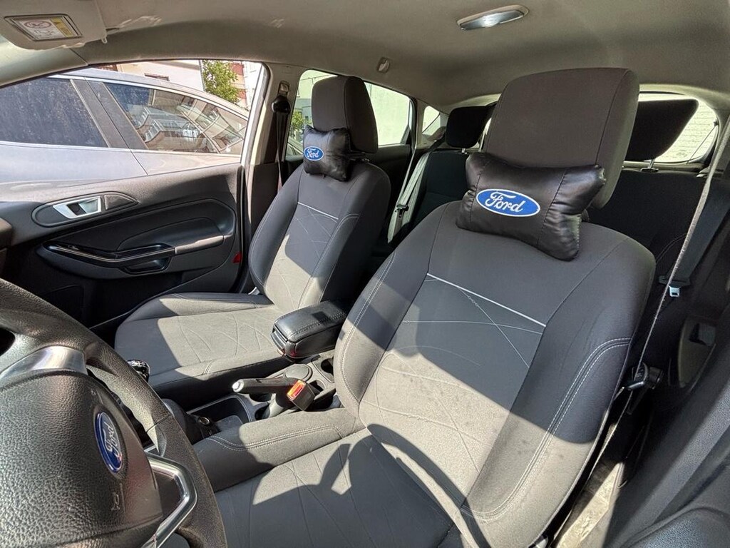 Ford Fiesta - 10