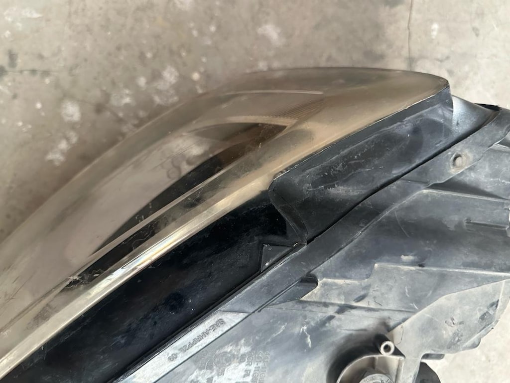2014 Jetta Sağ far Orjinal Pazarlık var - 2