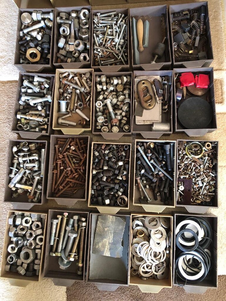 Hırdavat için avadanlıklar. içindekilerle birlikte satılacak. 4000.-tl - 12