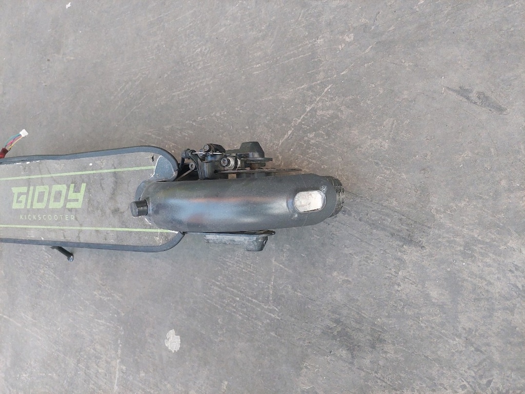 Bozuk - Giddy 350w Elektrikli Scooter - 3