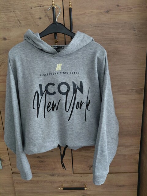 sweatshirt krop model