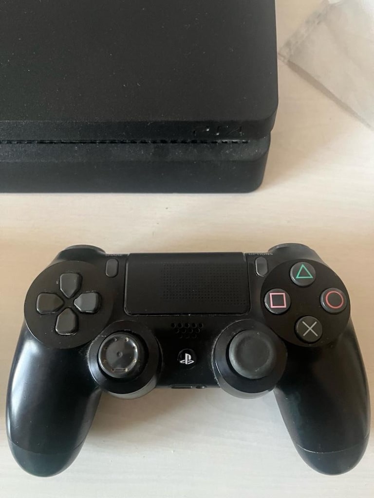 ilk sahibinden playstation 4 iki kolllu - 3