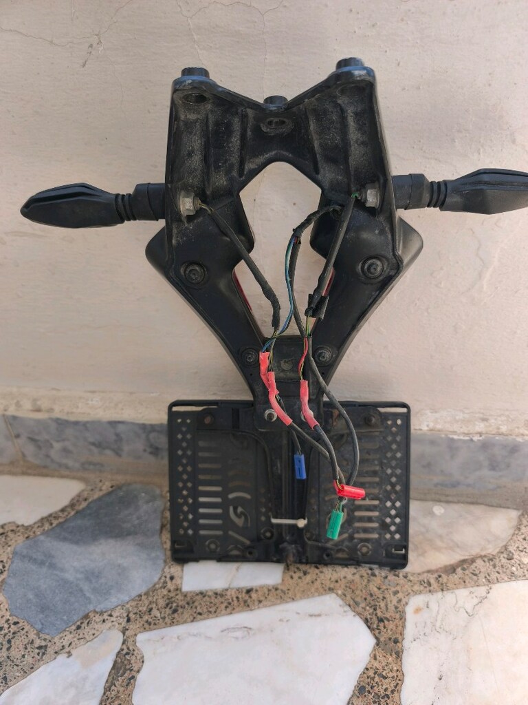 RS 200 bajaj - 3