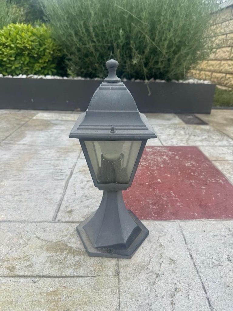 Satılık bahçe lambası