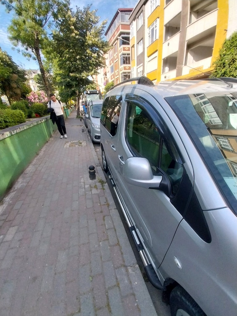 PEUGEOT PARTNER ALLURE 1.6 HDI - 19
