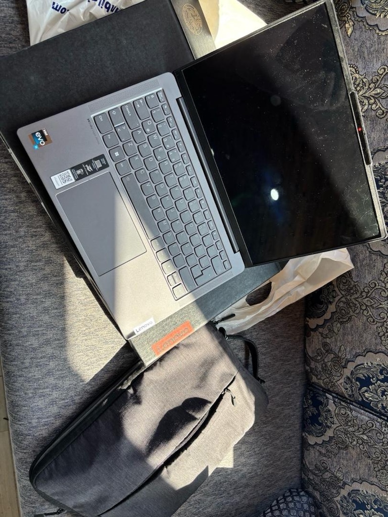 Lenovo Yoga Slim 6 Oled Laptop (Kırık Ekran) - 6