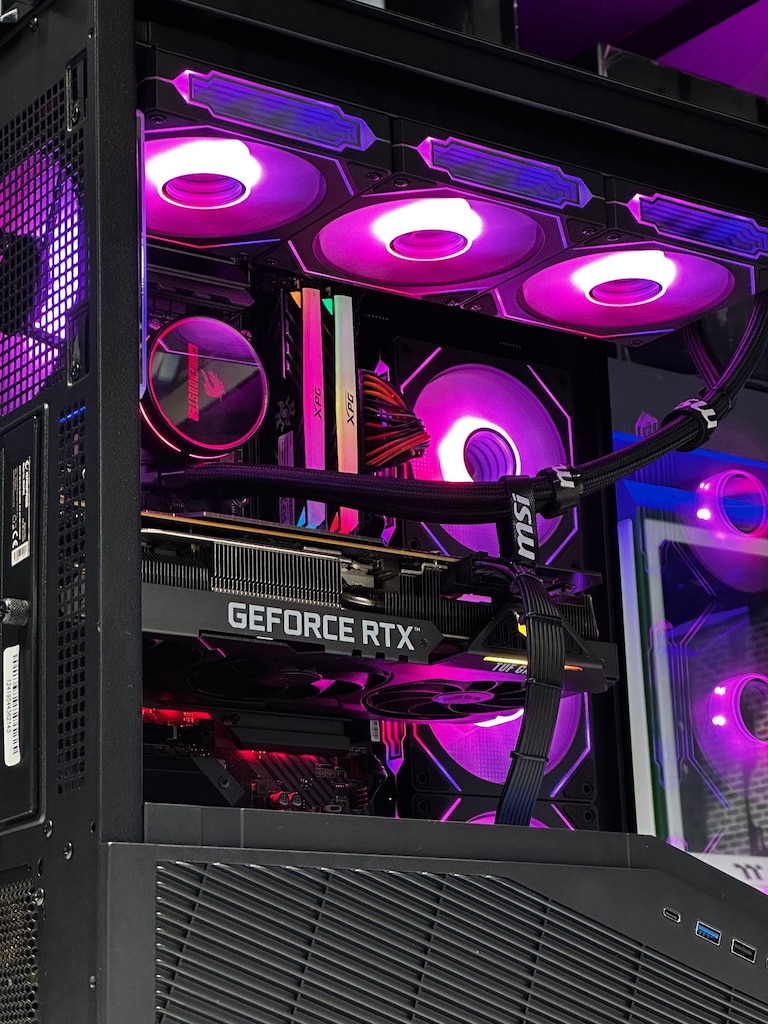 i9 11900K - RTX 3080 10GB - 32GB RAM - 512GB M.2 SSD - 9