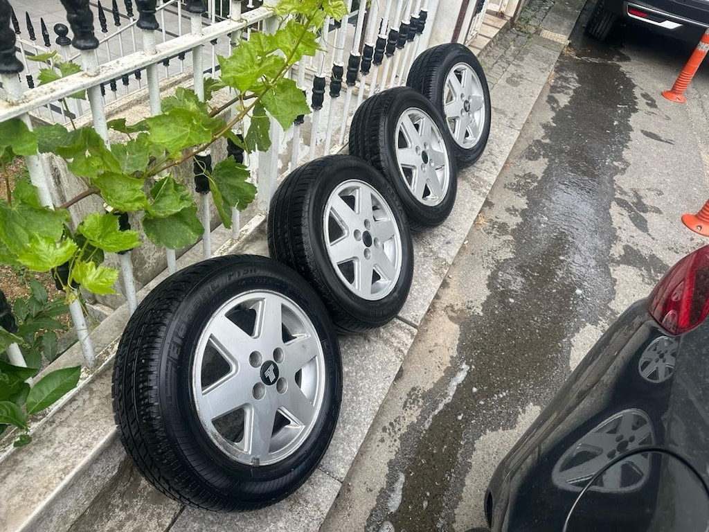 6.KOL JANT LASTİK TAKIMI 2.PETLAS 175 65 14 2.SAETTA 175 65 14 4X100 - 9