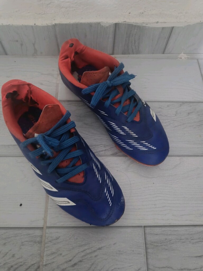 37 numara adidas çocuk krampon