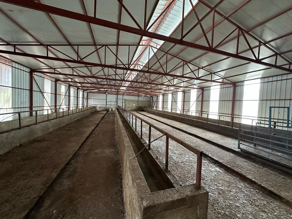 SATILIK HAZIR DEPO & ÇİFTLİK | 1.650 m² ARSA, 700 m² KAPALI ALAN - 3