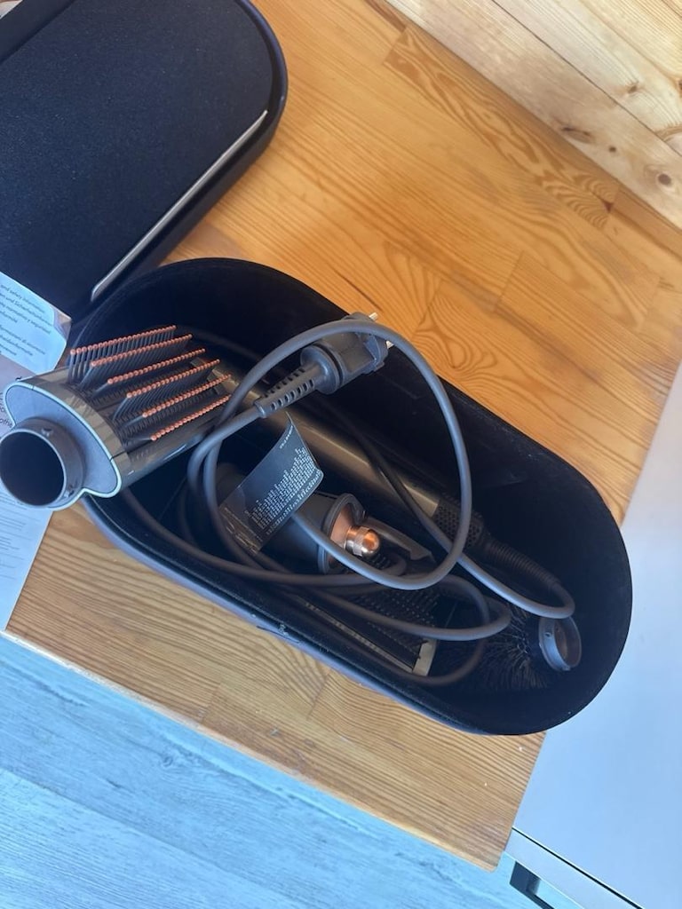 Dyson - 4