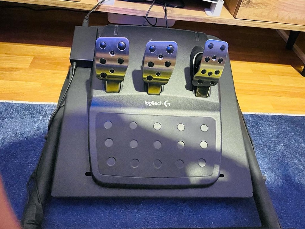 Heves kırmak için alınıp çok az kullanılmış vitesli Logitech G29 - 4