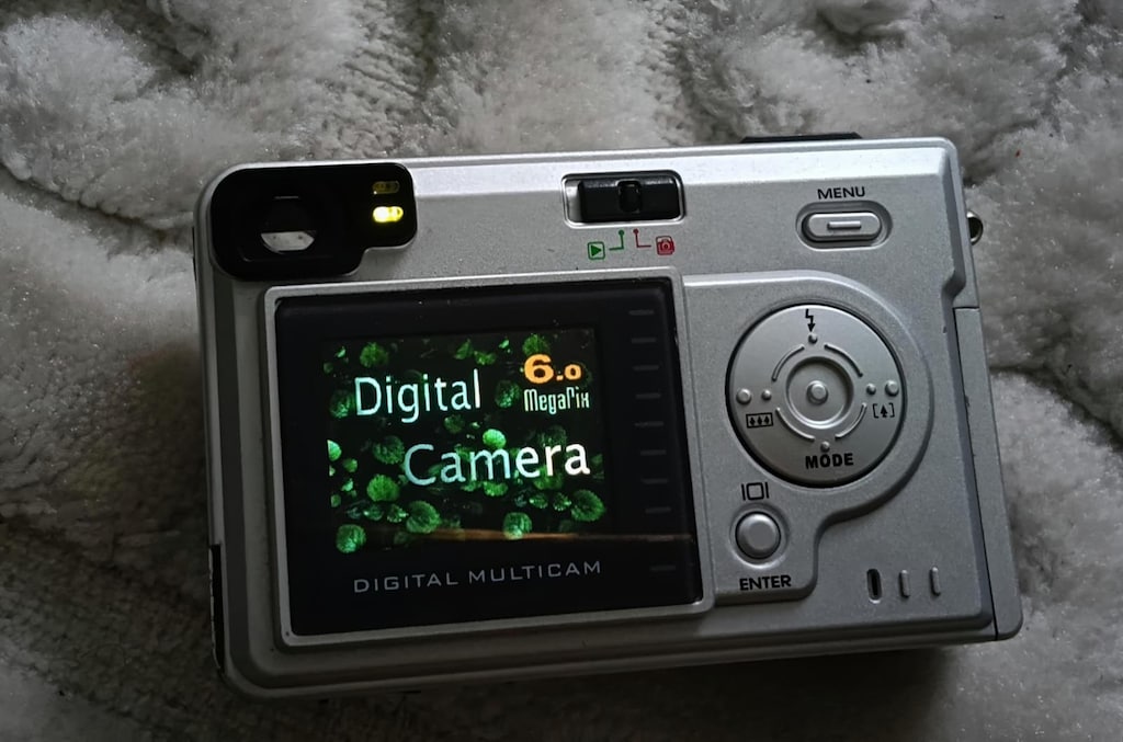 Akita 6.0 Mega Pixel dijital kompakt fotoğraf makinesi - 2