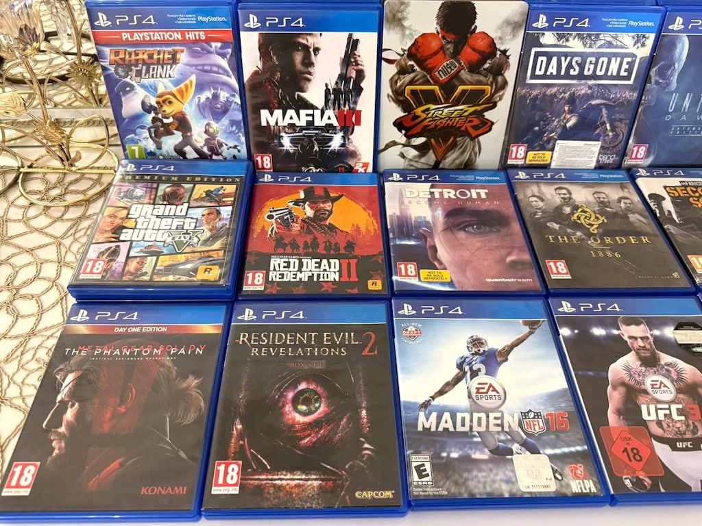 TOPLU 52 ADET PS 4 OYUN PAZARLIK KESİNLİKLE YOK TEK TEK DE SATILIR . - 4