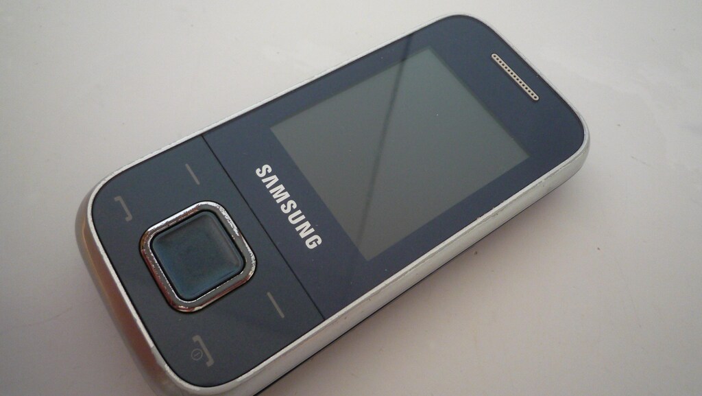 Samsung GT-E2350B Cep Telefonu - 3