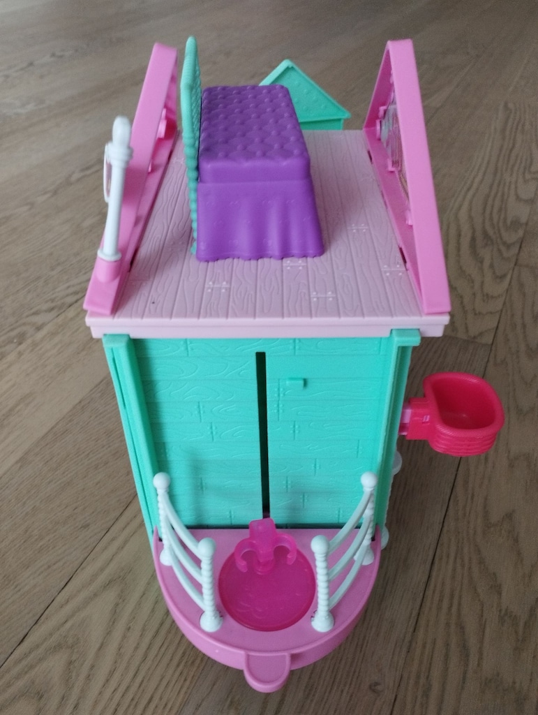 Barbie Chelsea'nin İki Katlı Evi - 6