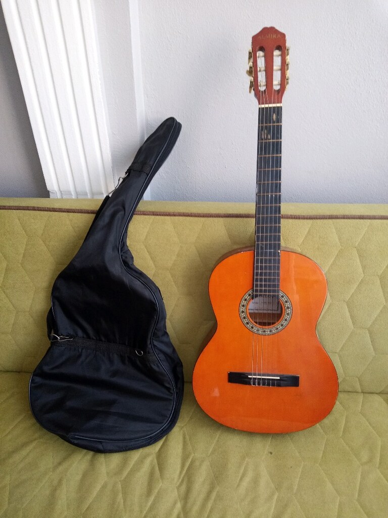 Almira gitar