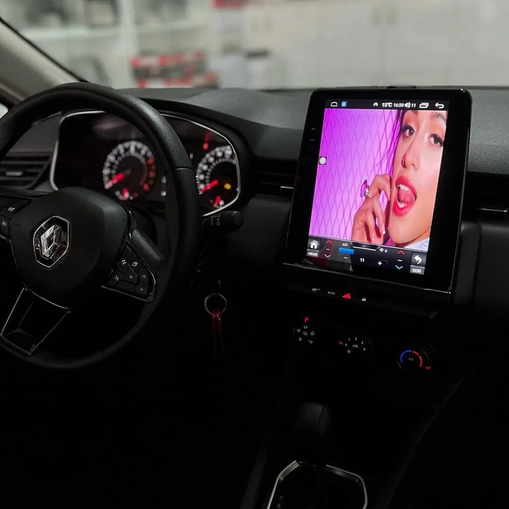 Renault Clio 5 Tesla Multimedya Uygulanmıştır - 3