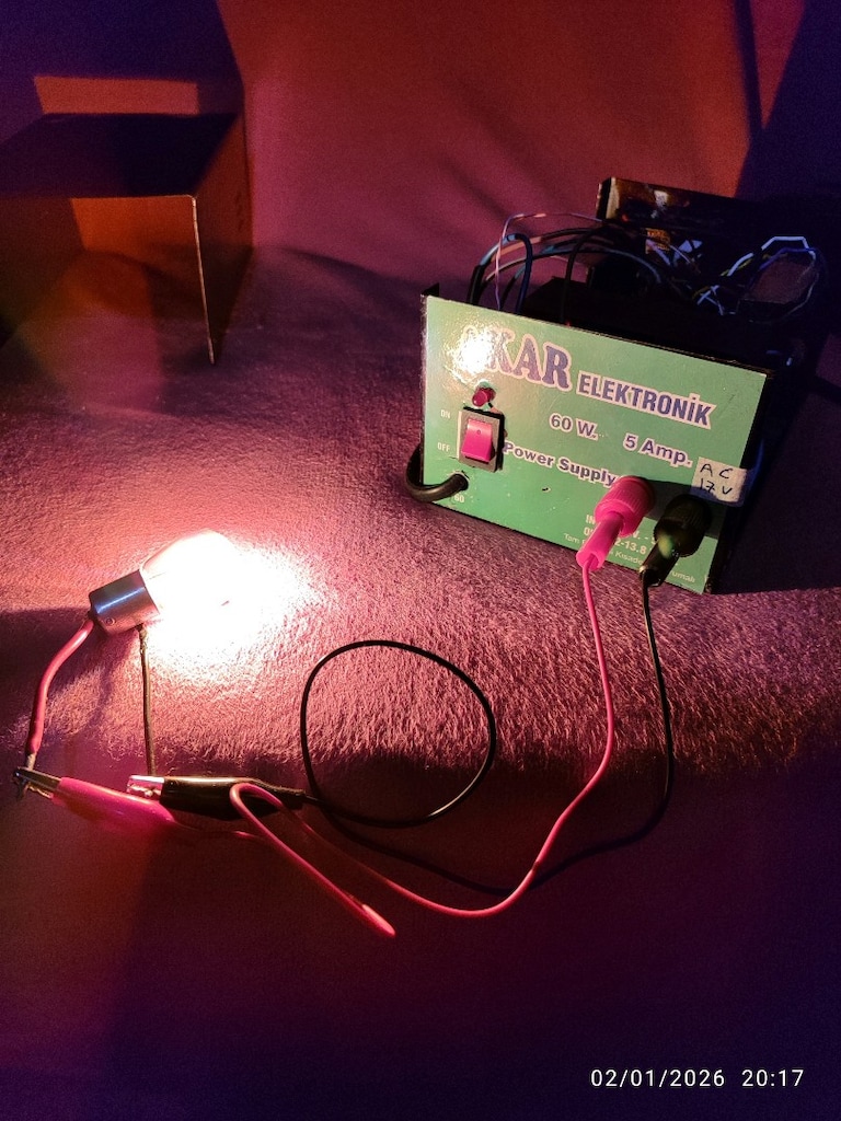 ayarlı4.5 12volt 5 amper göstergeli adaptör - 10