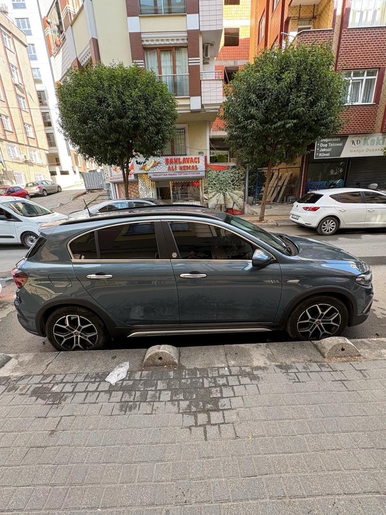 Sahibinden 2023 Egea Cross 1.4 Urban Mavi / Sadece 22.000 km - 9
